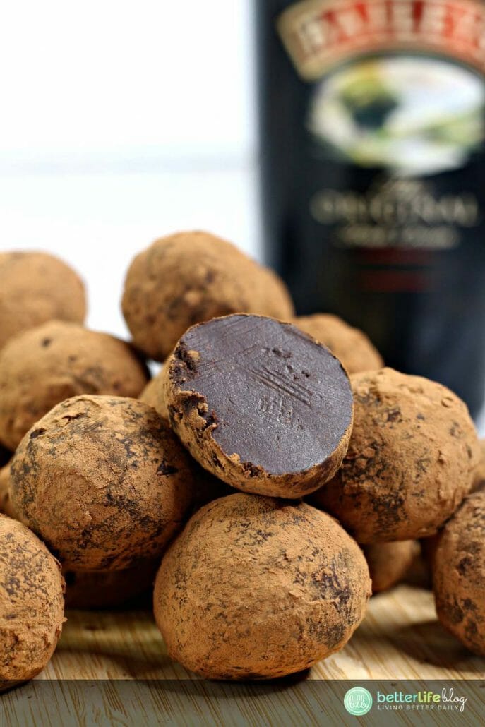 These Bailey’s Irish Cream truffles are made of a homemade ganache, infused with the deliciousness of Bailey’s Irish Cream. Super easy to whip-up, these make the perfect “grown-ups only” treats.