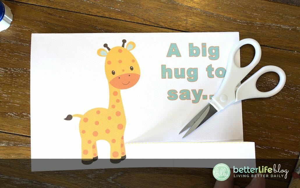 This Father’s Day Card is exactly what papa deserves… cute animals, a big hug and so much love. Learn how to make it and psst: I’ve provided you with a free printable!