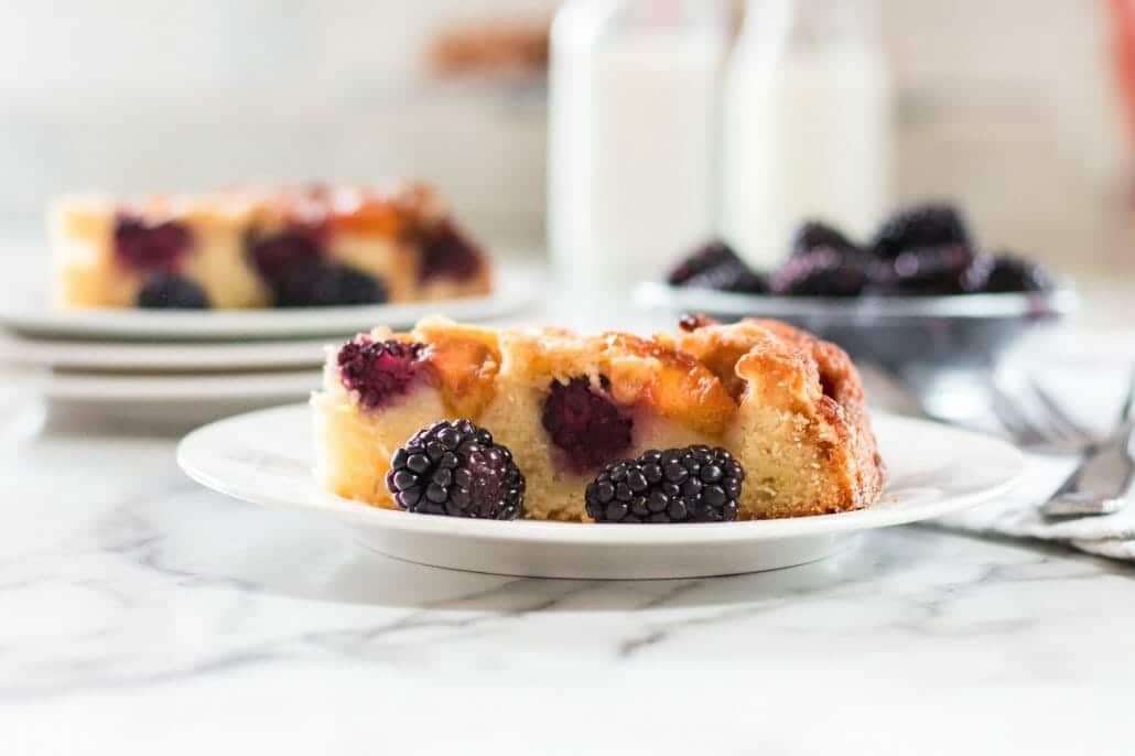 This Blackberry Peach Upside Down Cake is the epitome of summer. Enjoy a moist cake with a generous amount of blackberries and peach slices. Refreshing and sweet - and absolutely delicious!