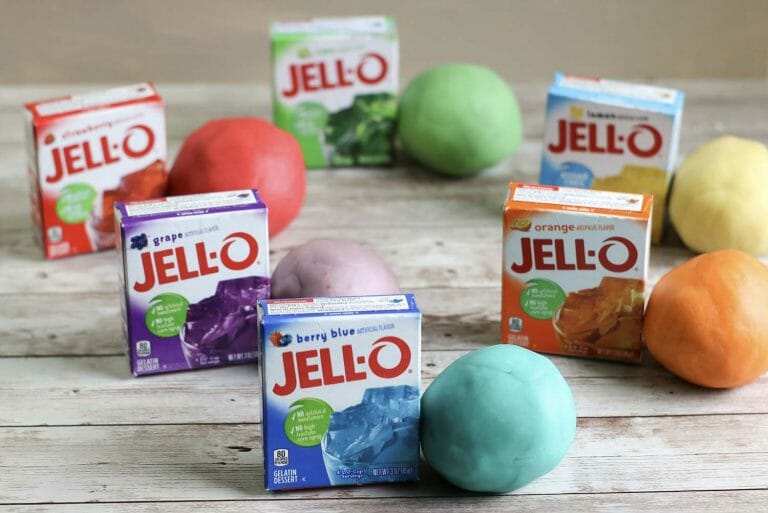 This Homemade Jello Playdough contains six simple ingredients and is really easy to make! You can have tons of fun choosing your color depending on the Jello flavor you decide to use. Your kiddo will absolutely love making this DIY with you.