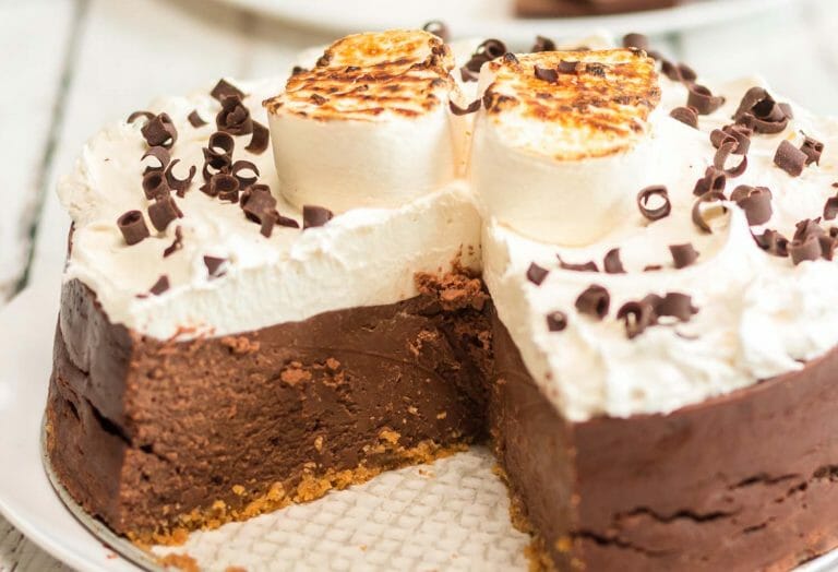 This Instant Pot Smores Cheesecake is a delicious sweet treat that will take you back to childhood days around the campfire. Plus, it’s made in the Instant Pot and is super easy to whip up!