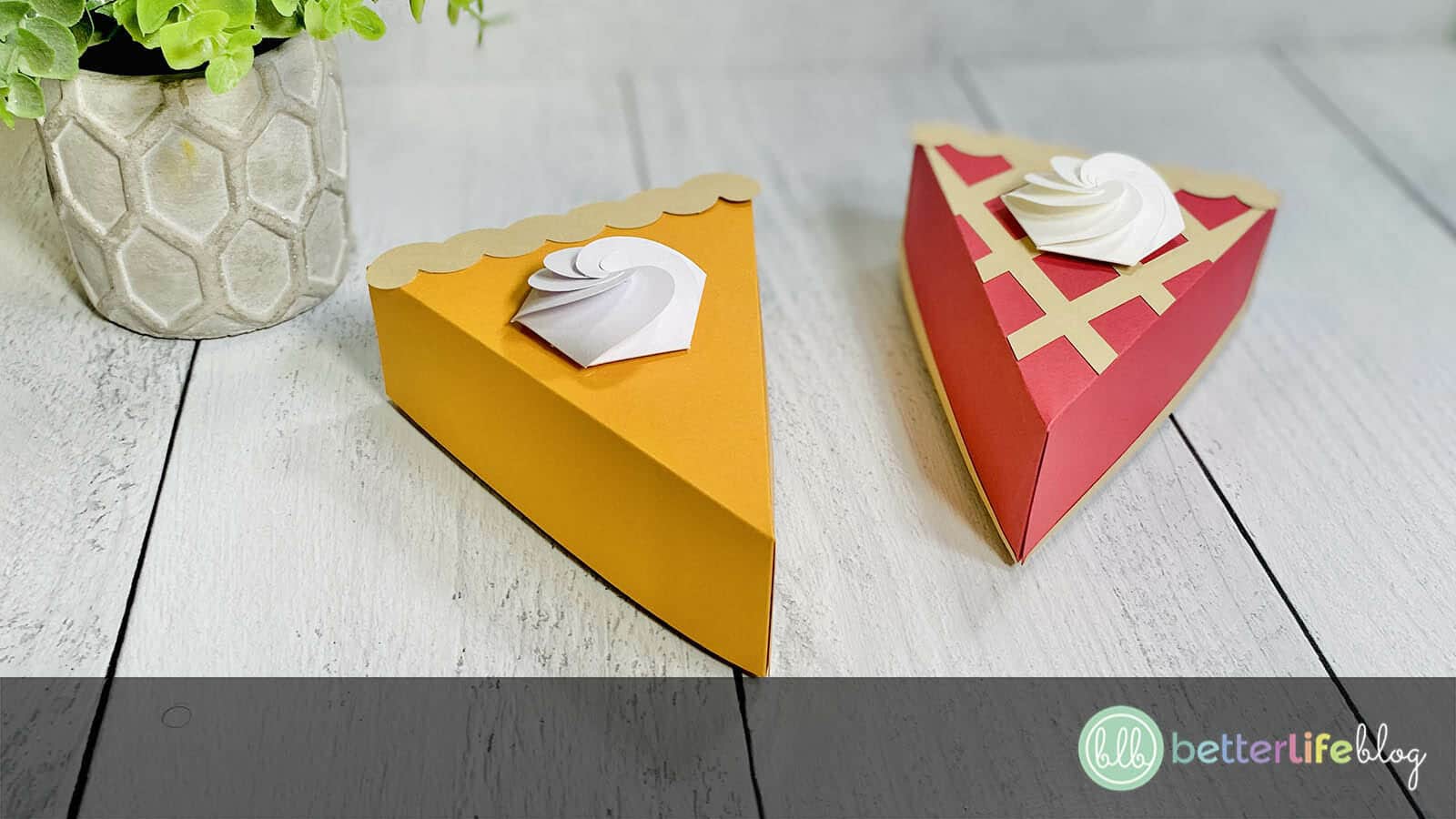 This Cricut Pie Slice Box is the perfect addition to your holiday dinner parties. They’re great for handing out leftover pie slices to your guests… so don’t let another slice of pie go to waste!